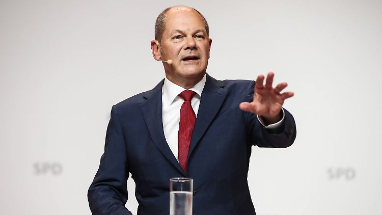 Olaf Scholz plädiert für einen höheren Mindestlohn. Vom Grundeinkommen will er nichts wissen.