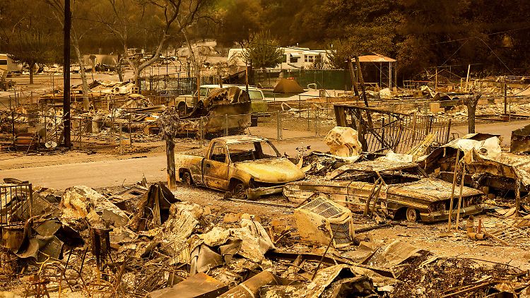Ein verheerendes Ausmaß nehmen die Brände auch im Napa Valley, einer bekannten Weinregion nördlich von San Francisco, an.