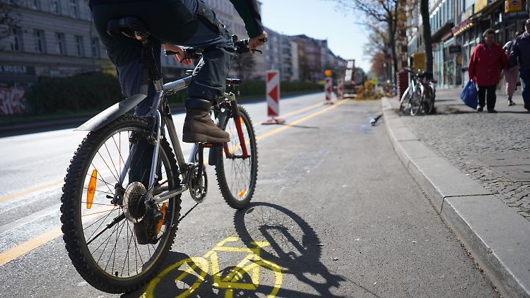 Mehr als 21 Kilometer Radwege sind während der Corona-Pandemie entstanden. Ob sie die Seuche überstehen, ist noch unklar.