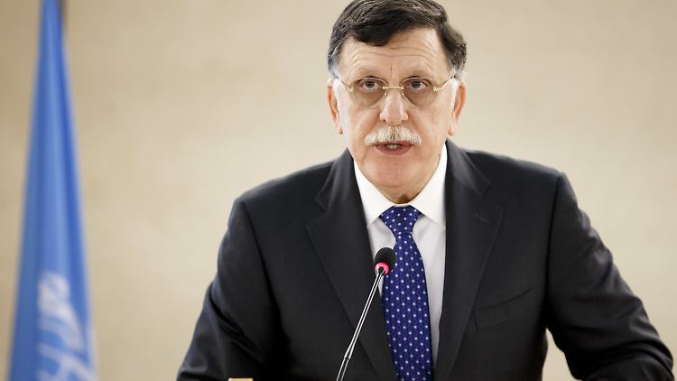 Libyens Regierungschef Al-Sarradsch befeuert die Hoffnung auf Frieden - bisher hielten Waffenruhen aber nie.