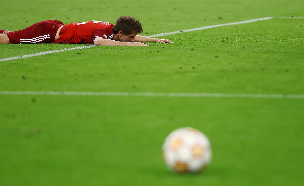 2022-04-12T211951Z-759688519-UP1EI4C1L2S4F-RTRMADP-3-SOCCER-CHAMPIONS-BAY-VIL-REPORT