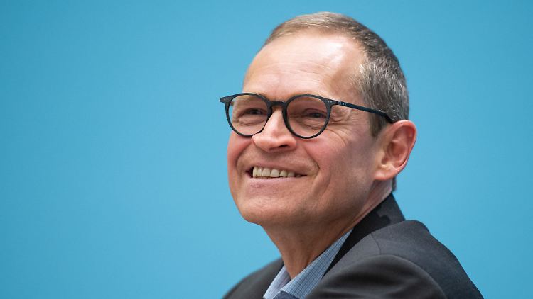 Müller hat nicht oft Grund zum Lachen, ist aber auch ein eher ernsthafter Typ.