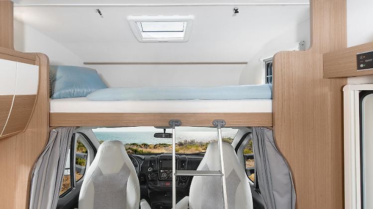 Der Mehrwert für Familien ist im Carado A132 in jedem Fall der Alkoven mit Schlafbett.