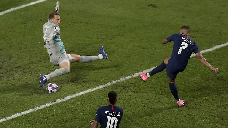 Manuel Neuer tut Manuel-Neuer-Dinge, Kylian Mbappé scheitert an ihm: Das Champions-League-Finale 2020 in einem Bild.