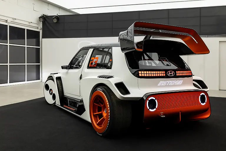 Hyundai-Insteroid-6