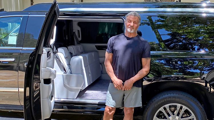 Nach nur 1600 gefahrenen Kilometern trennt sich Sylvester Stallone von seinem Cadillac Escalade ESV von Becker Automotive Design.