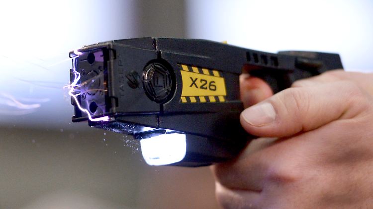 Die Beamten setzten unter anderem Taser und Pfefferspray in Dortmund ein.