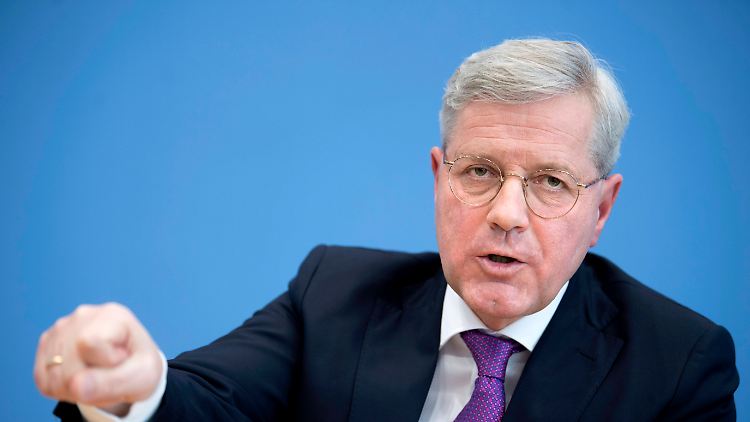 Für Norbert Röttgen "ist die Gewissheit der Vergiftung schockierend und eine abstoßende Politik der russischen Führung".
