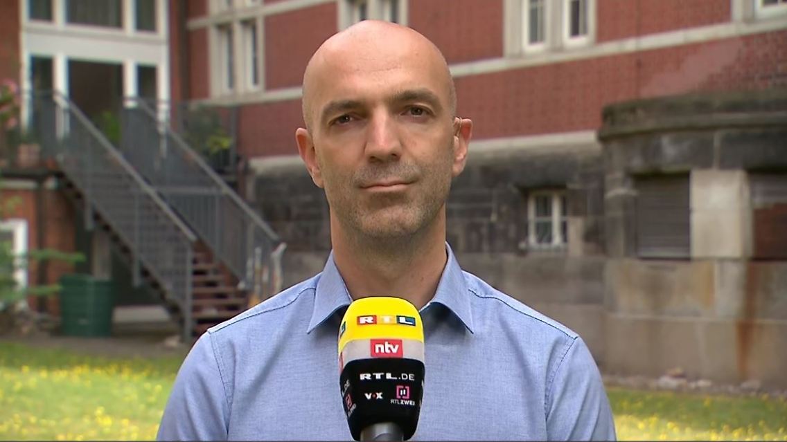 Schmidt Chanasit.JPG