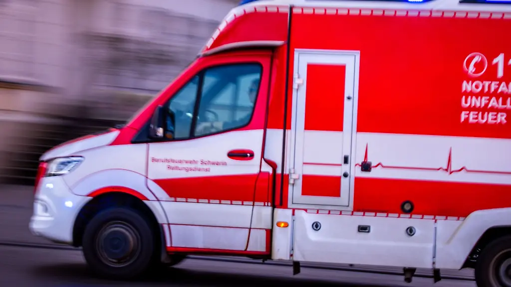 Bei-einem-Brand-in-einer-Einrichtung-fuer-betreutes-Wohnen-wurden-zwei-Menschen-verletzt-Symbolbild