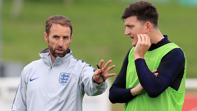 Southgate und Maguire während des Trainings der englischen Nationalmannschaft.