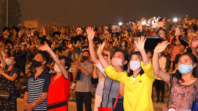 In Nordkorea tragen die Menschen Masken, Großveranstaltungen finden weiterhin statt. Offiziell hat das Land keinen einzigen Corona-Fall.