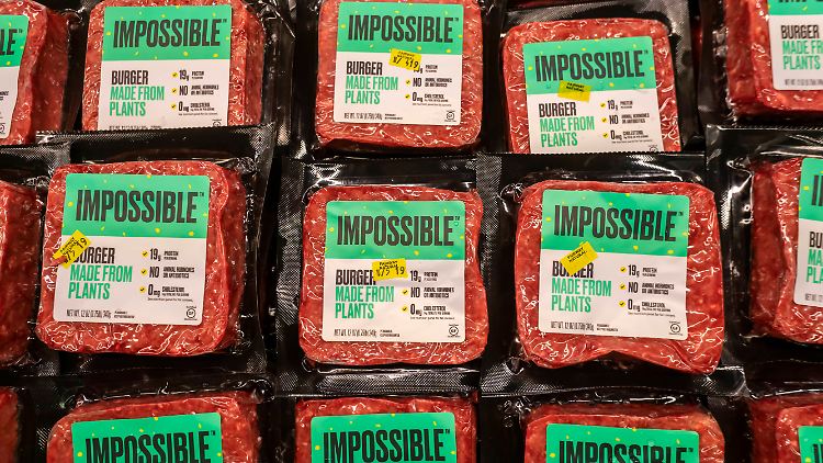 Viele Lebensmittelhersteller sagen mittlerweile: Veganes Fleisch schmeckt genauso gut wie echtes.