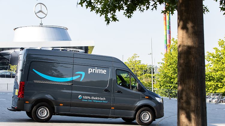 Bis 2025 sollen alle Lieferfahrzeuge von Amazon mit erneuerbaren Energien betrieben werden.
