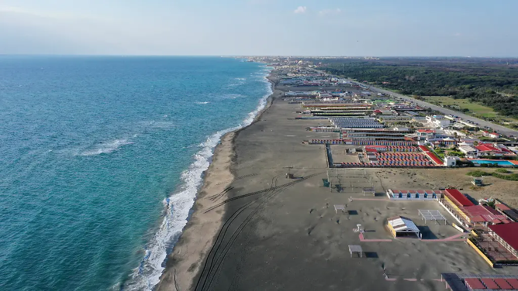 AFP-20241111-36LX2DH-v1-HighRes-ItalyBeachOstia