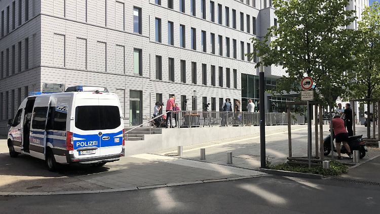 Nawalny wird in der Berliner Charité behandelt.