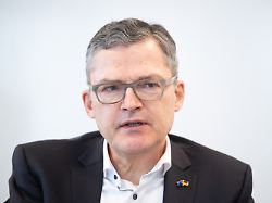 Kiesewetter stellt Buch vor: "Dann könnte die Ukraine zu einem modernen Nordkorea werden"