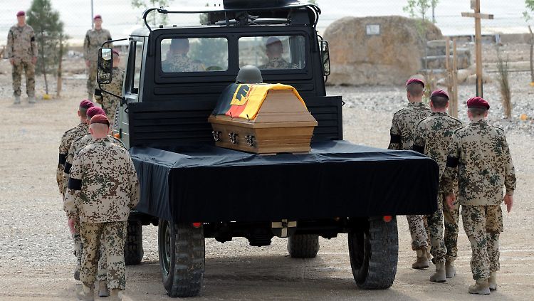 Der Sarg eines in Afghanistan gefallenen deutschen Soldaten.