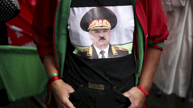 Lukaschenko lässt sich als Sieger feiern. Doch an dem Wahlergebnis gibt es große Zweifel.