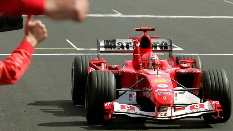 Nach dem 14. von 18 Rennen der Saison 2004 stand Schumacher als Weltmeister fest.