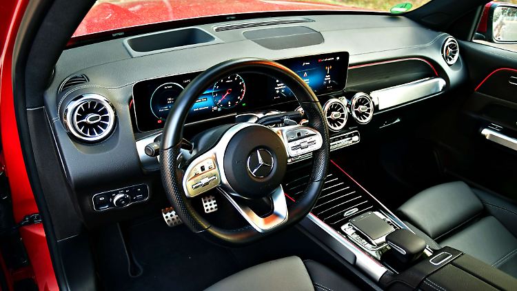 Der Innenraum des Mercedes GLB ist den Designern wirklich gut gelungen. Dass es keinen extra Knopf für das Hauptmenü der Klimaanlage gibt, ist ärgerlich.