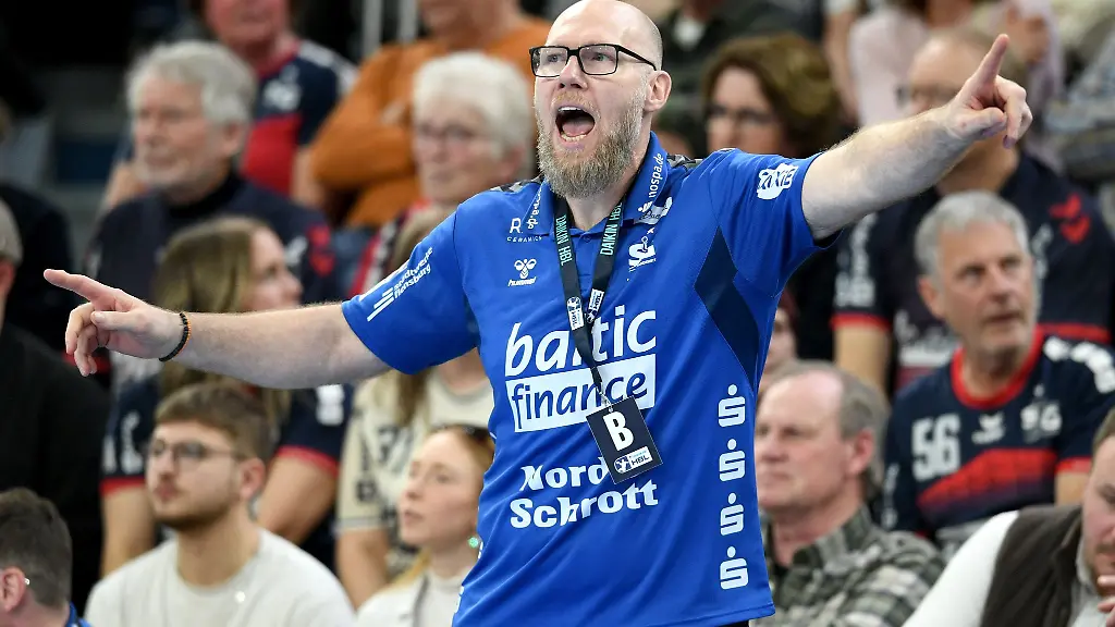 Trainer-Ales-Pajovic-und-die-SG-Flensburg-Handewitt-spielten-in-Lemgo