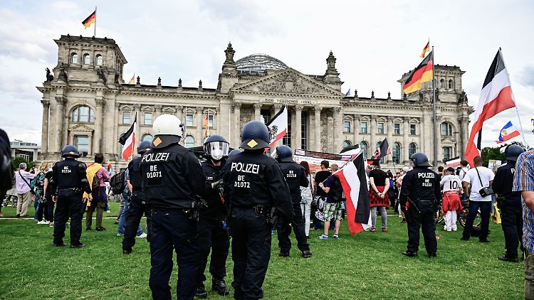Verfassungsrichter Imgart sei nur kurz vor dem Reichstag gewesen.