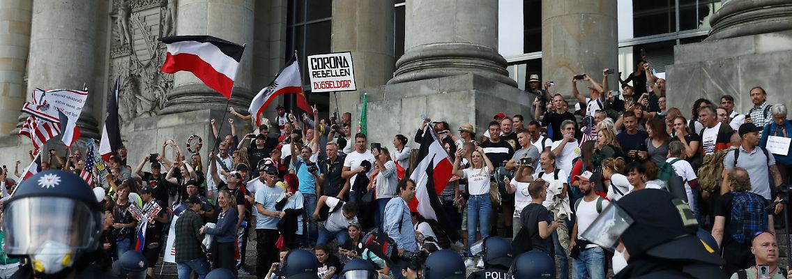 2020-08-29T172602Z_831153427_RC2TNI9HEVBD_RTRMADP_3_HEALTH-CORONAVIRUS-GERMANY-PROTEST.JPG