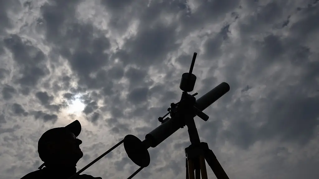 In-Brandenburg-wird-die-Sonnenfinsternis-beobachtet