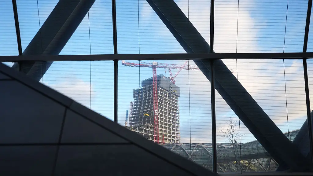 Der-Milliardaer-und-moegliche-Mitinvestor-Klaus-Michael-Kuehne-sieht-schwarz-bei-der-Rettung-des-Hamburger-Elbtowers