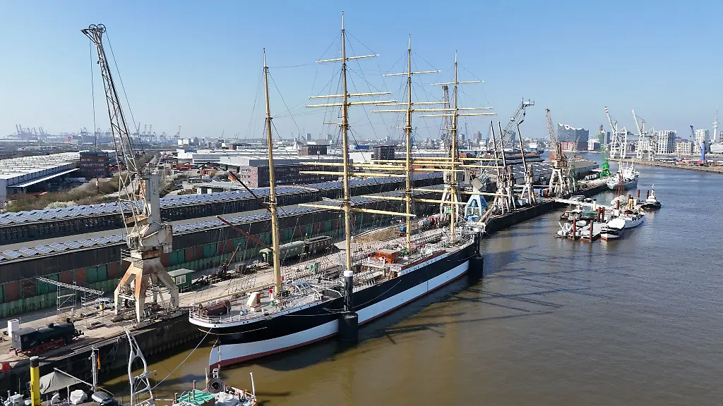 Die-Peking-war-von-1911-bis-1932-im-Einsatz-und-umrundete-dabei-34-Mal-Kap-Hoorn