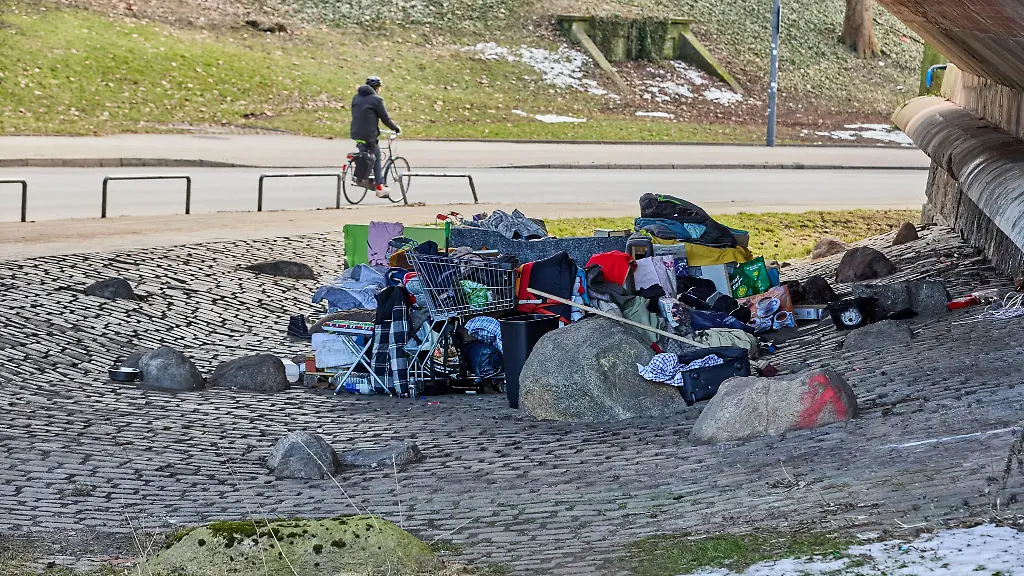 Das-Winternotprogramm-fuer-Obdachlose-in-Hamburg-endet-am-31-Maerz-Alle-Bemuehungen-muessen-sich-jetzt-darauf-konzentrieren-Wohnraum-zur-Verfuegung-zu-stellen-fordert-eine-Expertin