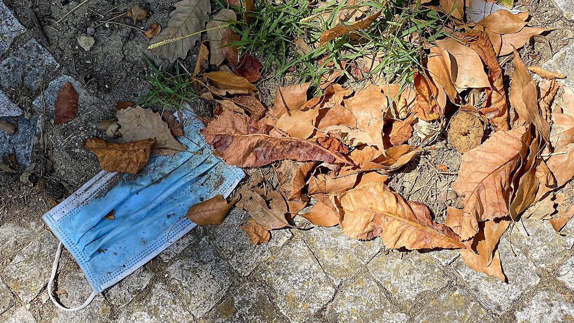 Ab jetzt eine Ordnungswidrigkeit: Privatleute ohne Maske.