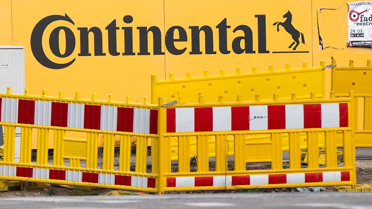 Der DAX-Konzern will ab 2023 in der Summe jährlich mehr als eine Milliarde Euro brutto einsparen.
