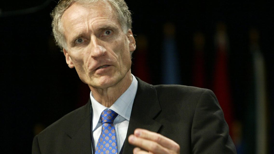 Dänemarks Gesundheitsminister Haarder rastet vor laufenden Kameras aus: "Du kannst hier Freitagabend nicht mit Fragen kommen, von denen ich keinen Schimmer habe. Mir reicht's."