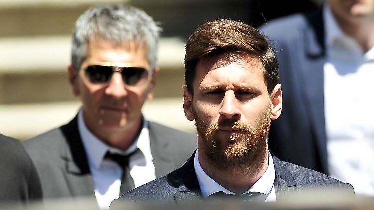Messi erhält Unterstützung von seinem Vater.