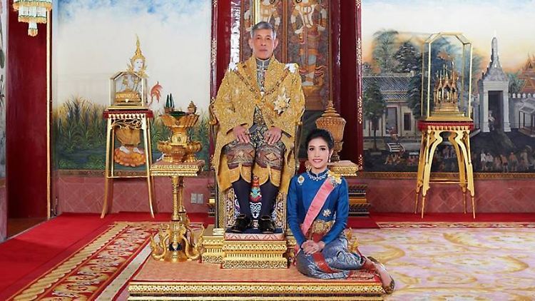 Die 35-jährige Koi war im Oktober von König Rama X. verstoßen worden.