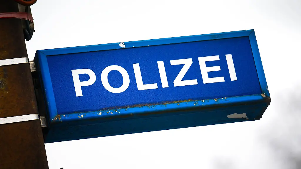 Testphase-Bei-der-Polizei-in-Stade-wird-es-vom-1-April-an-erstmals-in-Niedersachsen-Online-Befragungen-geben