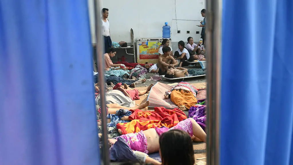 AFP-20250328-38927UM-v2-HighRes-TopshotMyanmarThailandQuake