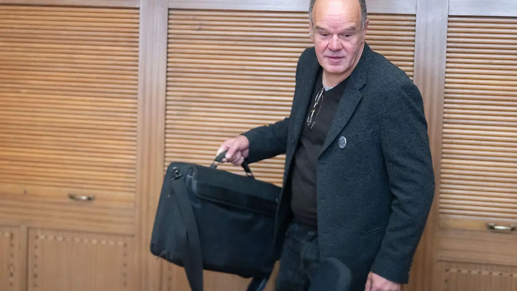 Klaeger-Marianus-Krall-hat-am-Verwaltungsgericht-Duesseldorf-einen-Erfolg-erzielen-koennen