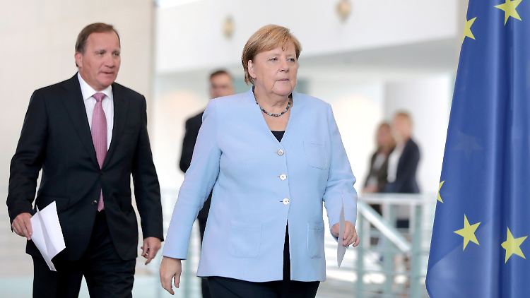 Stefan Löfven sagte bei seinem Besuch bei Kanzlerin Merkel, es sei noch zu früh für eine Bewertung verschiedener Corona-Strategien.