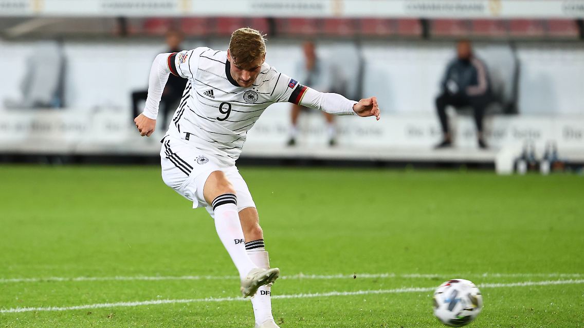 Timo Werner: Zwölftes Tor im 30. Länderspiel - und das an alter Wirkungsstätte (51.). Mangels Fans fiel der Jubel des Neu-Londoners aber verhalten aus. Vergab das mögliche 2:0 (61.).