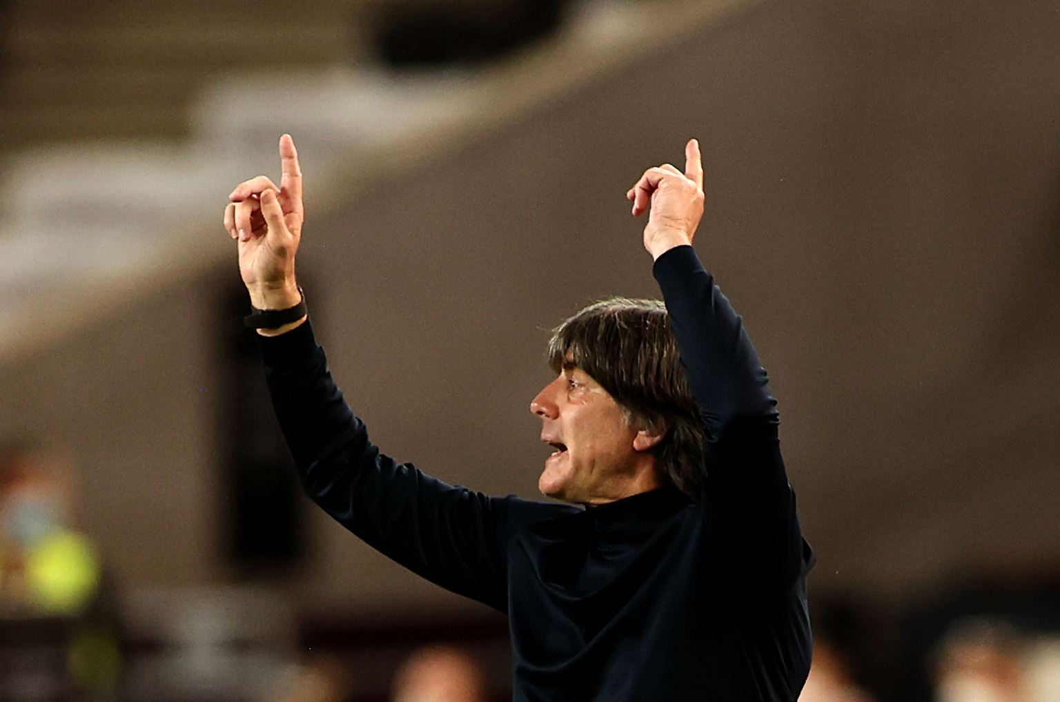 Joachim Löw hat wieder Arbeit. Die Corona-Pause ist nun auch für das DFB-Team beendet. 