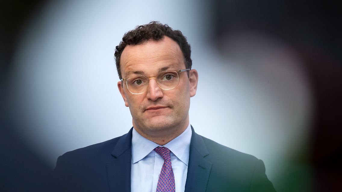 Runter von 14 auf 10 Tage: Die Quarantäne für Reisende aus Risikogebieten soll EU-weit kürzer werden.