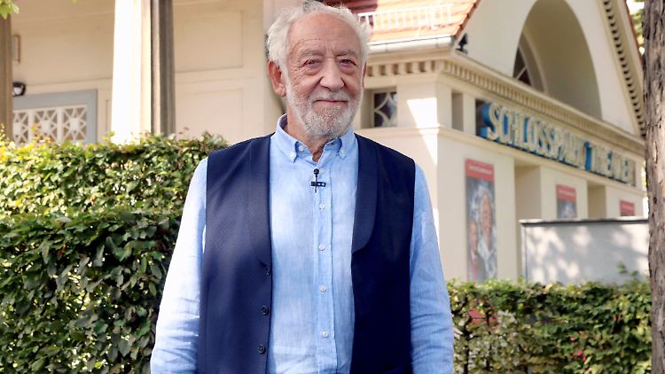 Heute ist Hallervorden unter anderem Inhaber des Berliner Schlosspark Theaters.