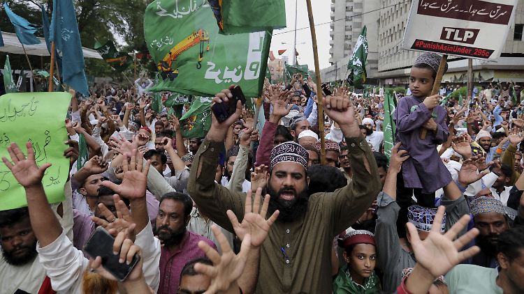 Heftige Reaktionen in Pakistan: Tausende Menschen demonstrierten auf den Straßen.