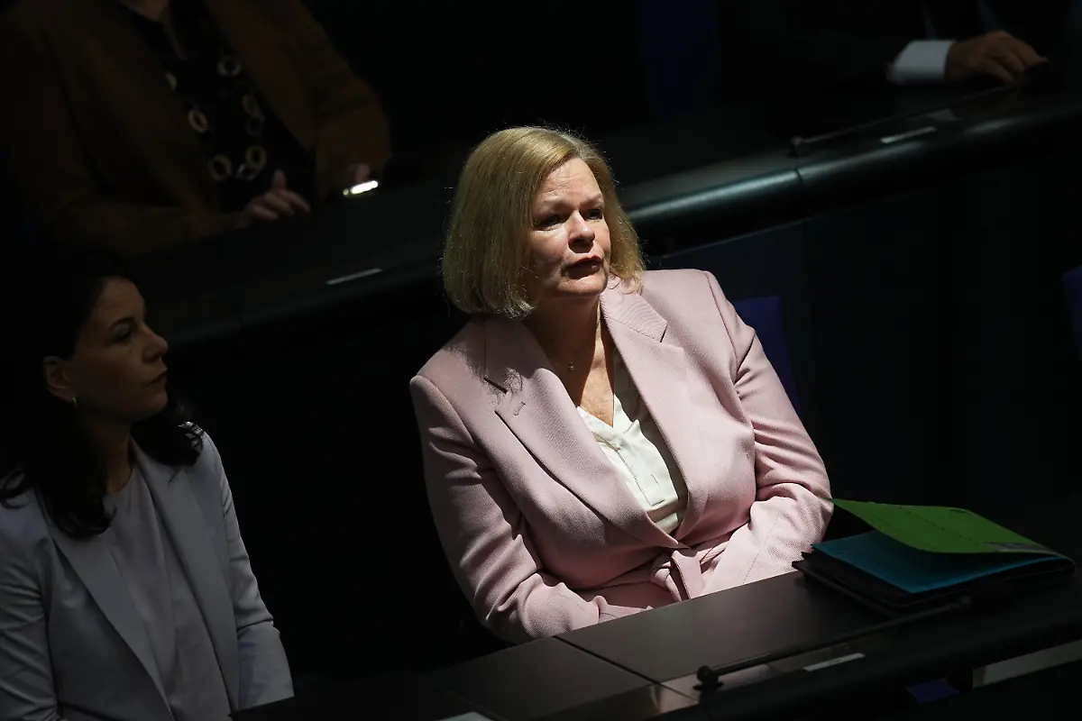 84f516990239f4e01e4a6644d610c912