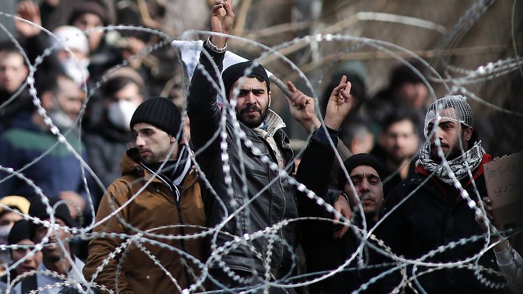 Im März saßen zeitweise hunderte MIgranten im Niemandsland zwischen der Türkei und Griechenland fest.