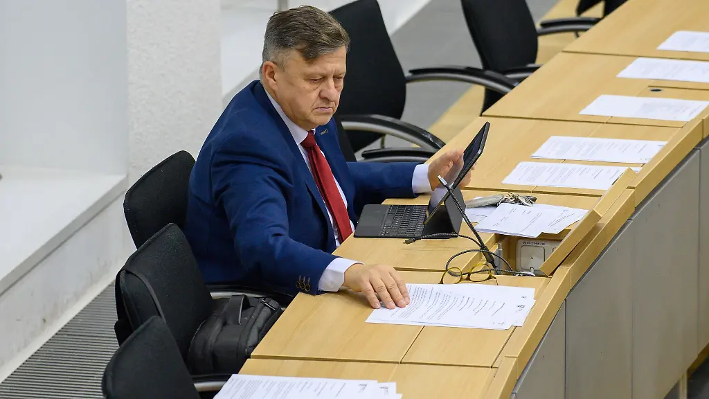 Es-wird-geklagt-es-wird-verzoegert-es-wird-verhindert-es-wird-verteuert-und-das-ist-mittlerweile-ein-Problem-das-in-die-Milliarden-und-in-die-Jahre-geht-sagt-Detlef-Guerth