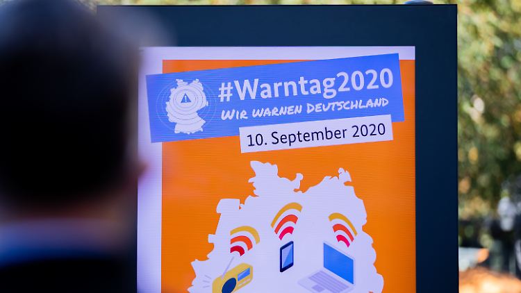 Neben digitalen Werbetafeln wird auch die Warn-App NINA getestet.